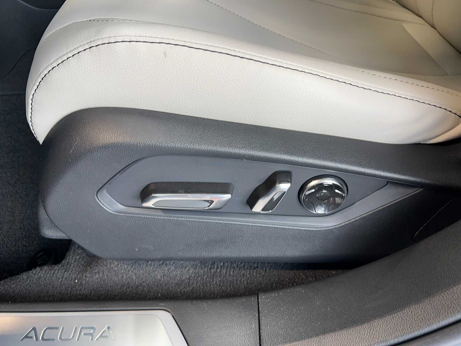 2025 Acura RDX photo 16