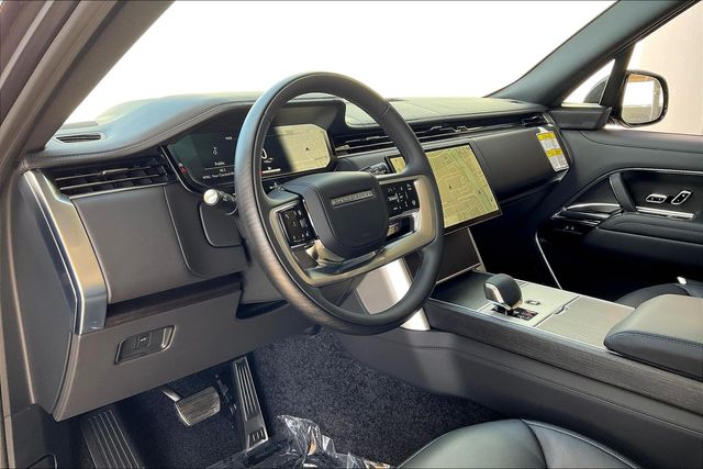 2025 Land Rover Range Rover SE photo 5