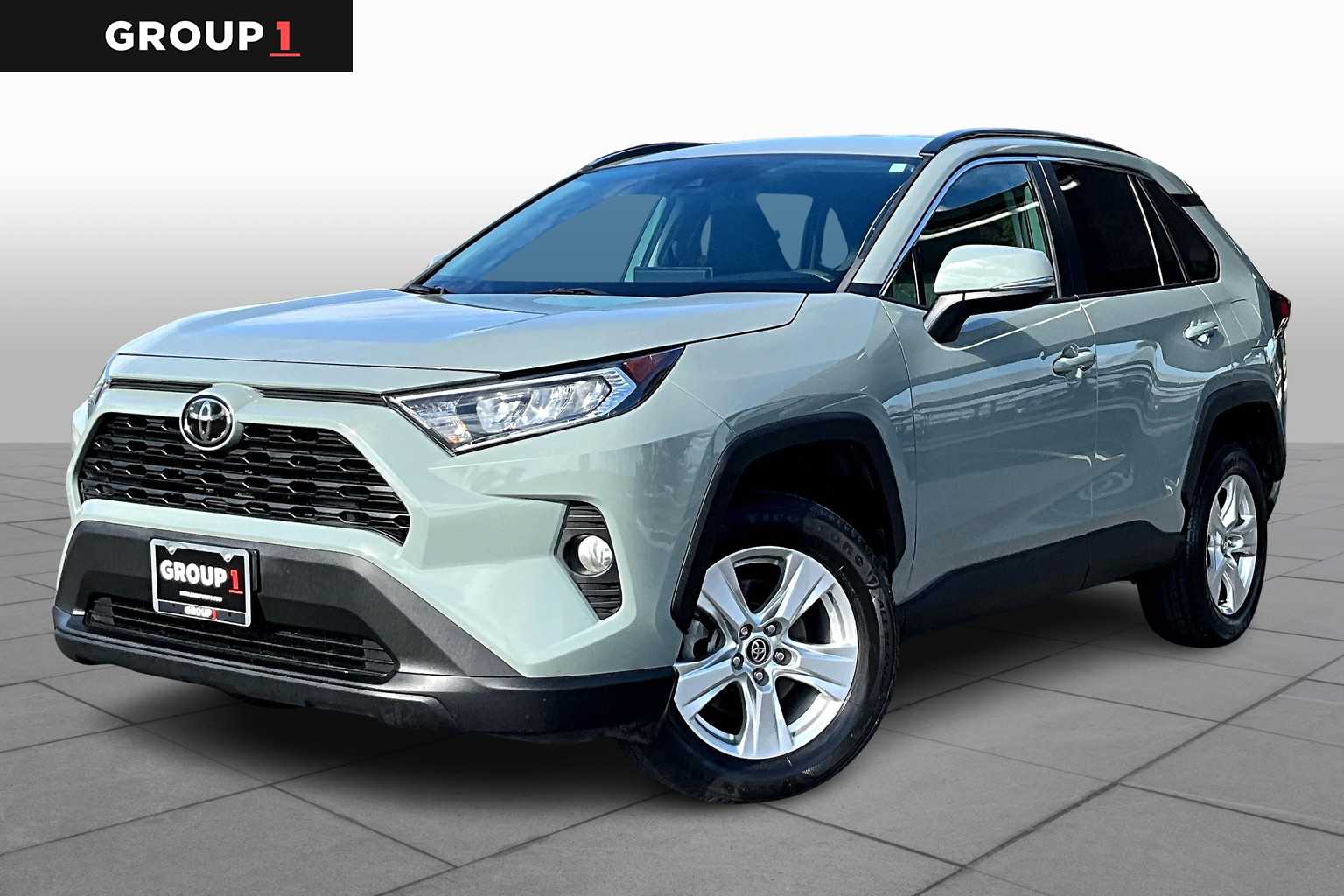 2021 Toyota RAV4 XLE's photo