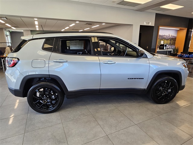 2026 Jeep Compass Latitude photo 13
