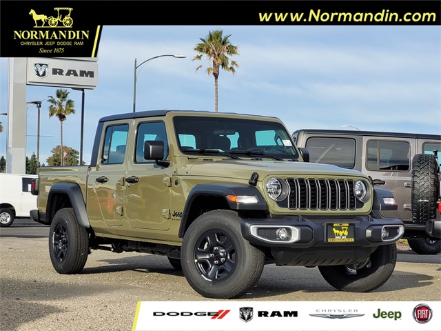 2026 Jeep Gladiator Sport's photo
