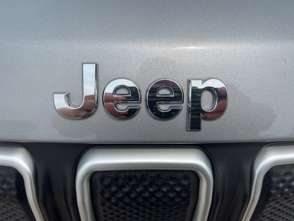 2022 Jeep Compass Latitude Lux photo 30