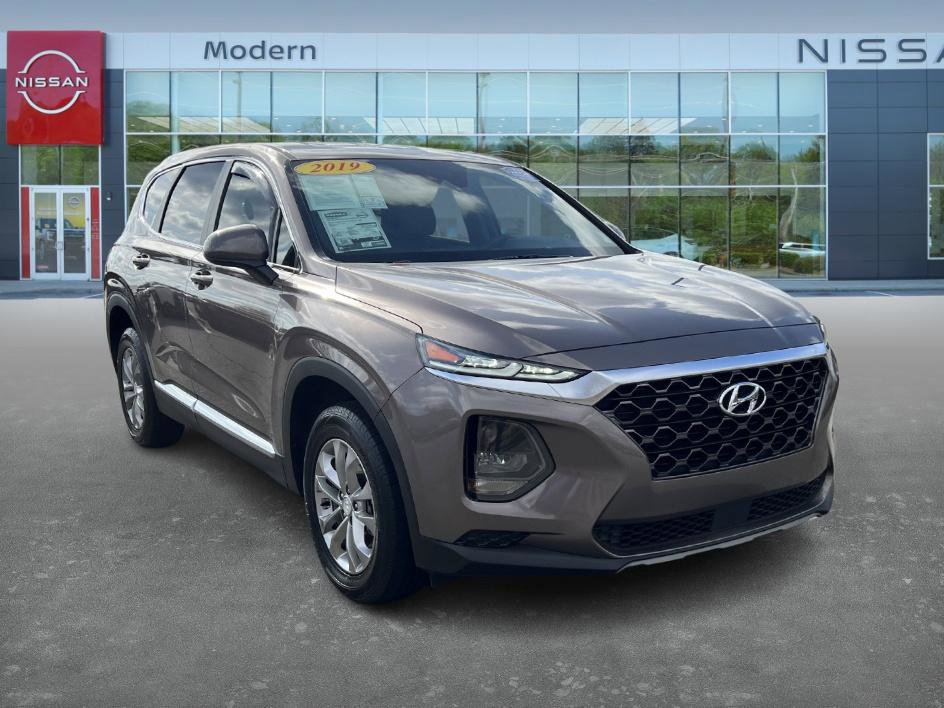 2019 Hyundai Santa Fe SE photo 2