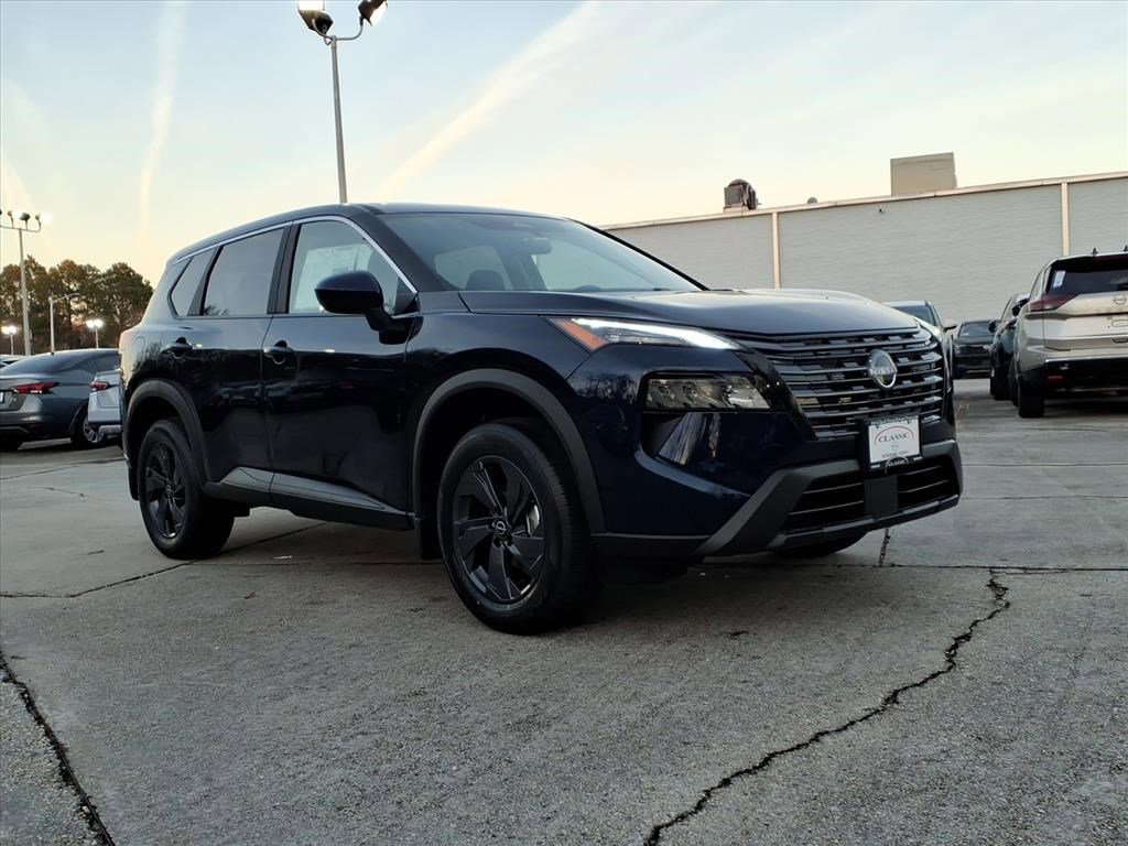 2026 Nissan Rogue SV's photo