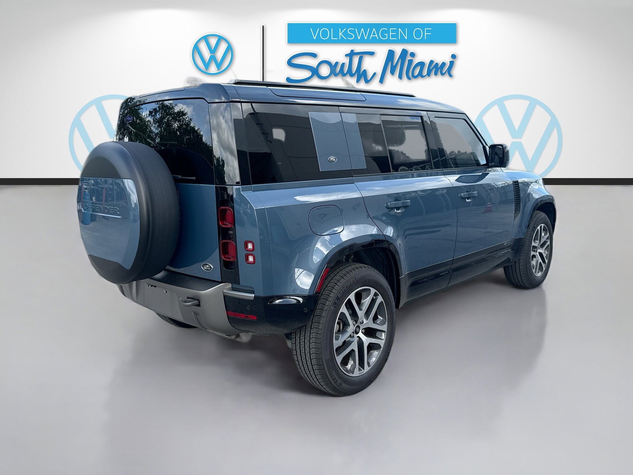 2021 Land Rover Defender X-Dynamic HSE photo 4