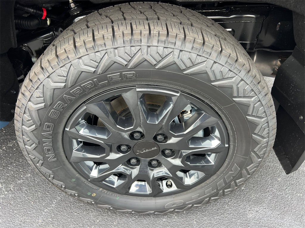 2025 Toyota 4Runner SR5 photo 19