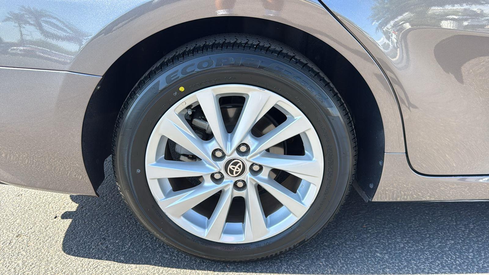 2021 Toyota Camry LE photo 9
