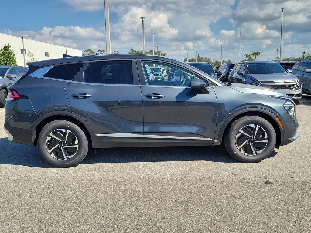 2025 Kia Sportage Hybrid LX photo 4