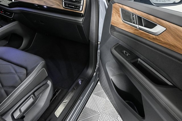 2026 Volkswagen Atlas SE Technology photo 23