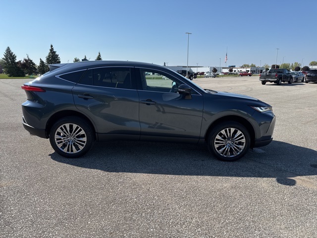 2024 Toyota Venza photo 4
