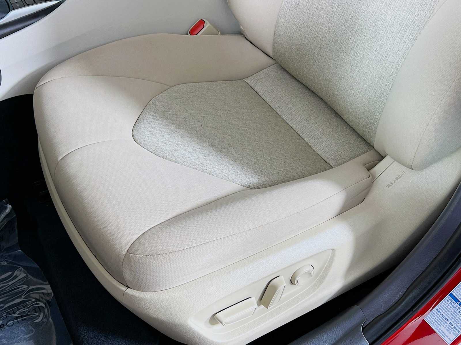 2023 Toyota Camry LE photo 17