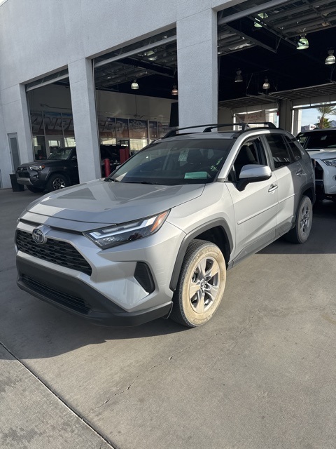 2022 Toyota RAV4 XLE's photo
