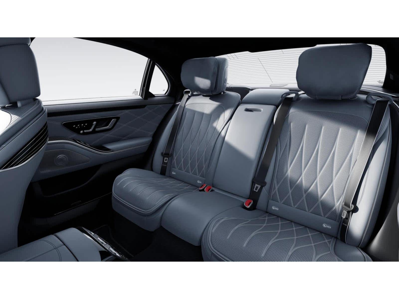 2025 Mercedes Benz S AMG 63 4MATIC photo 4