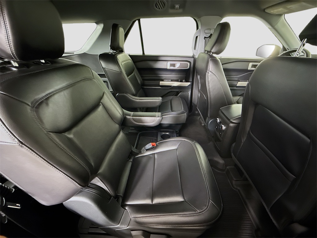 2021 Ford Explorer XLT photo 25