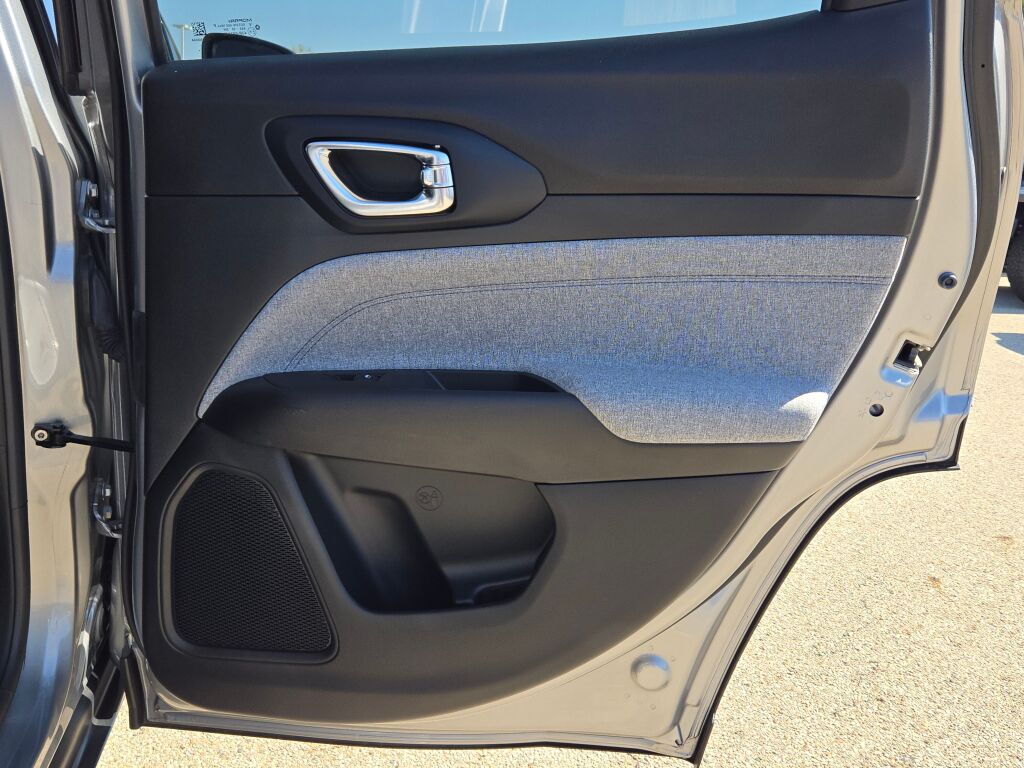2022 Jeep Compass Latitude photo 8