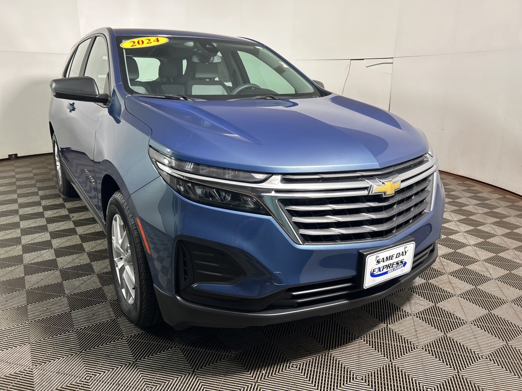 2024 Chevrolet Equinox LS photo 3