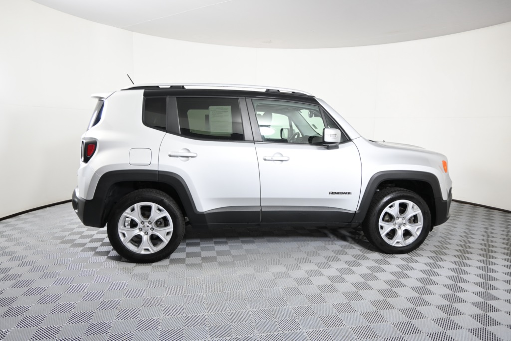2017 Jeep Renegade Limited photo 6