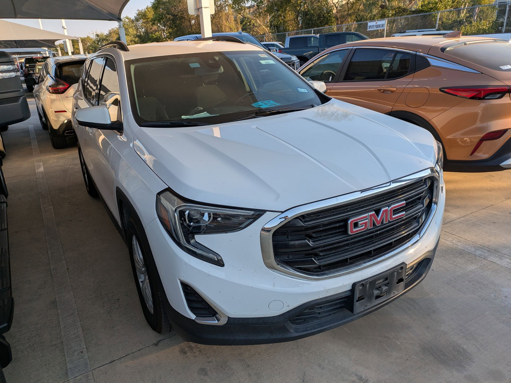 2020 Gmc Terrain SLE photo 3