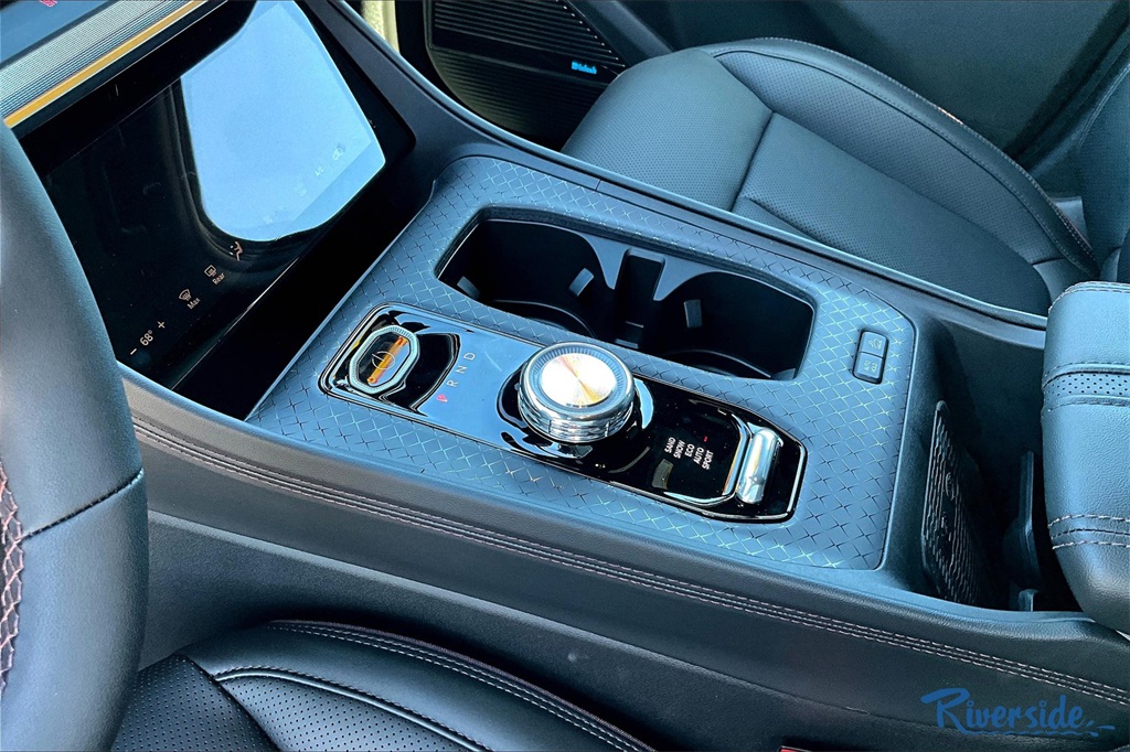 2025 Jeep Wagoneer S Launch Edition photo 8