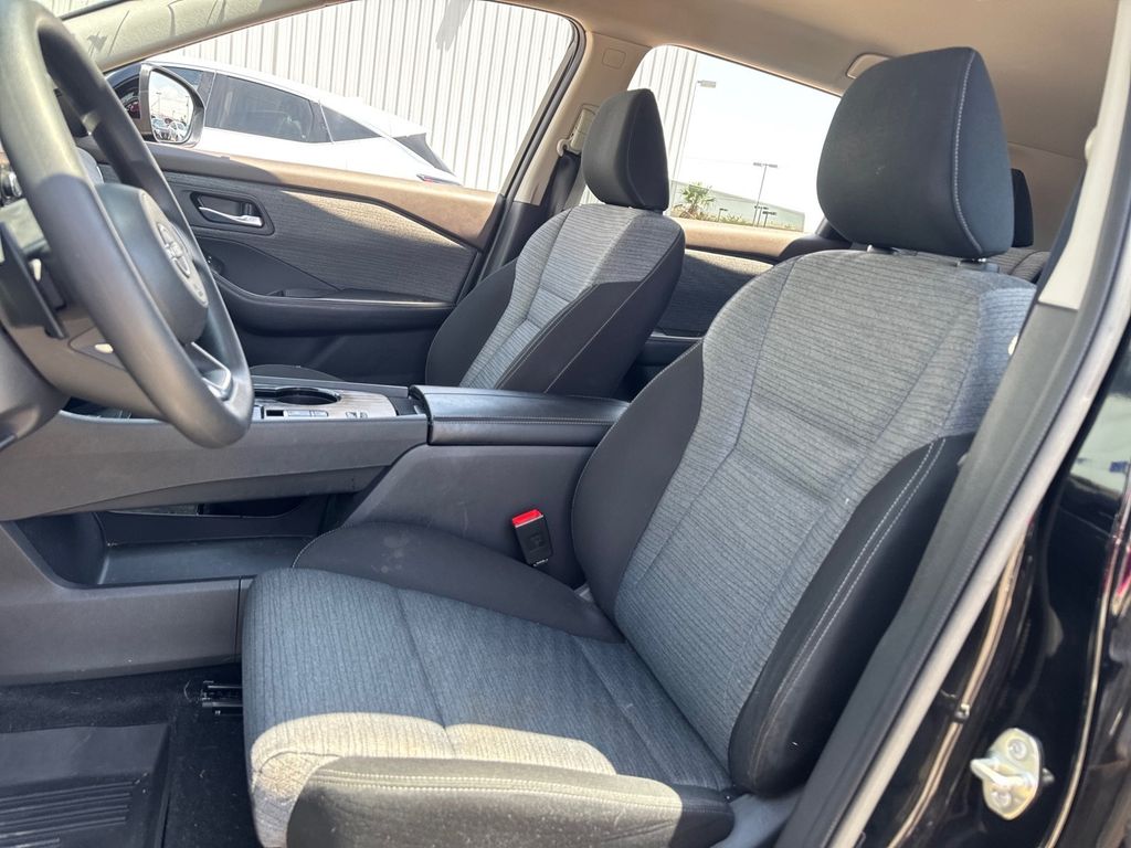 2023 Nissan Rogue SV photo 20