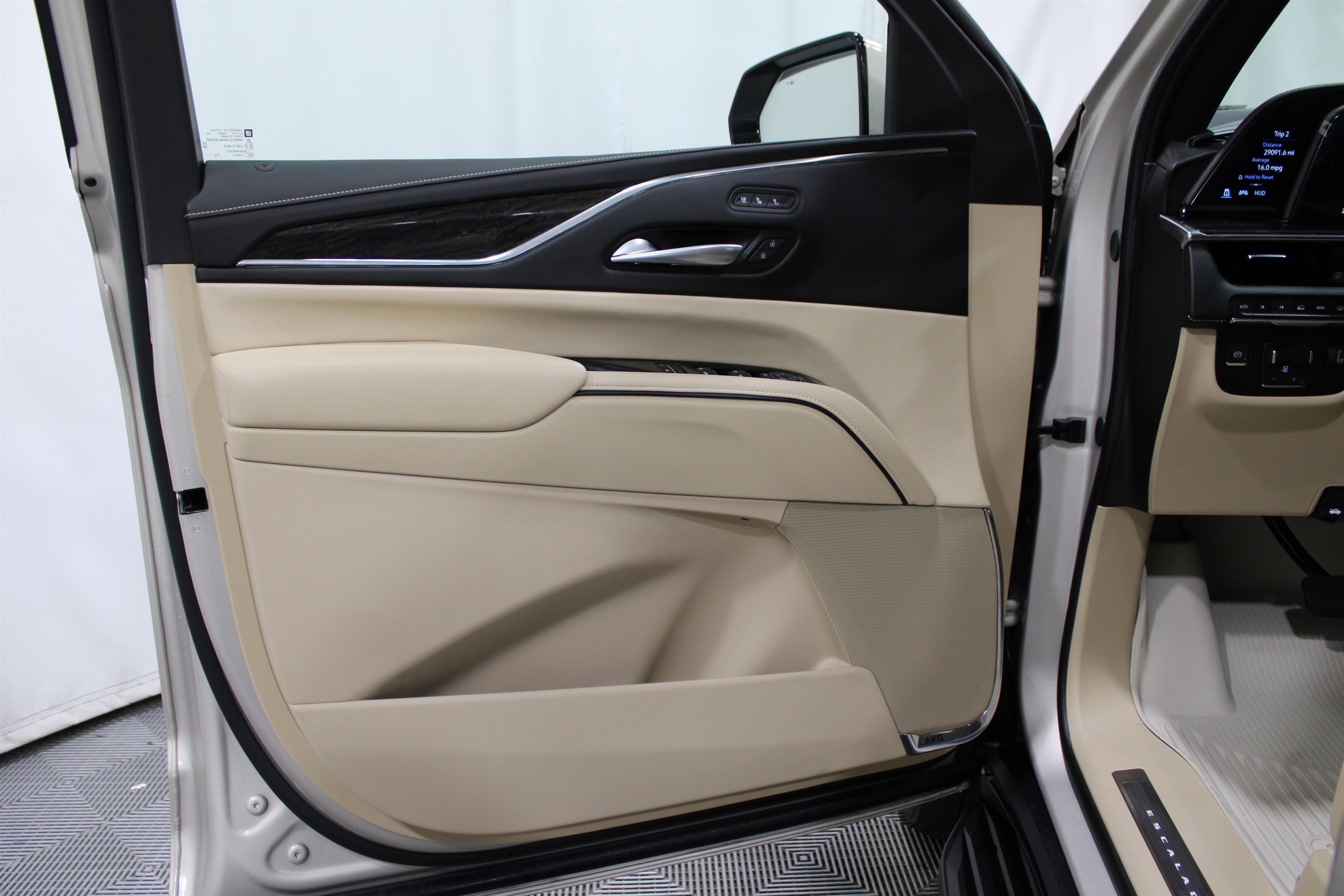 2023 Cadillac Escalade ESV Premium Luxury photo 4