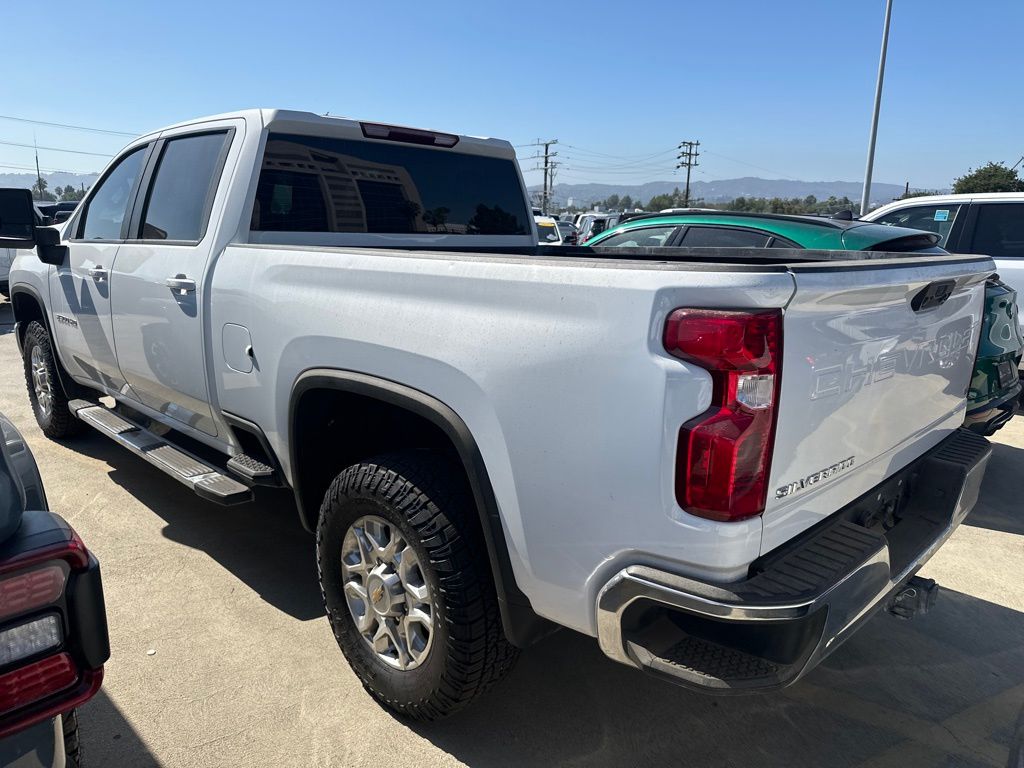 2024 Chevrolet Silverado 2500HD LT photo 3