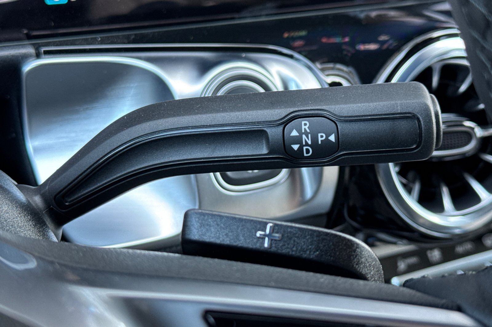 2025 Mercedes Benz GLB 250 photo 15