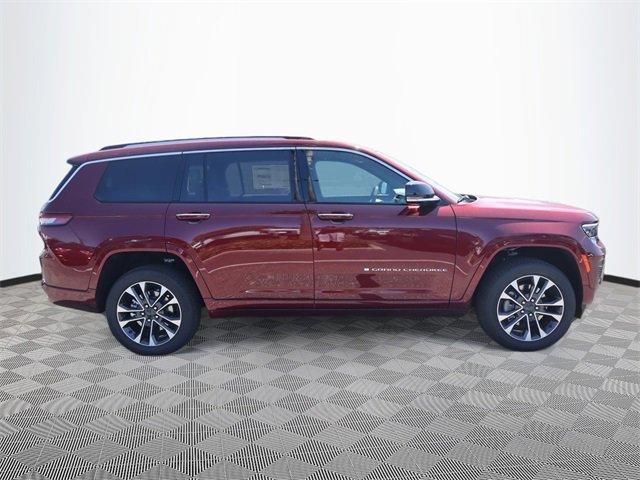 2023 Jeep Grand Cherokee Overland photo 3