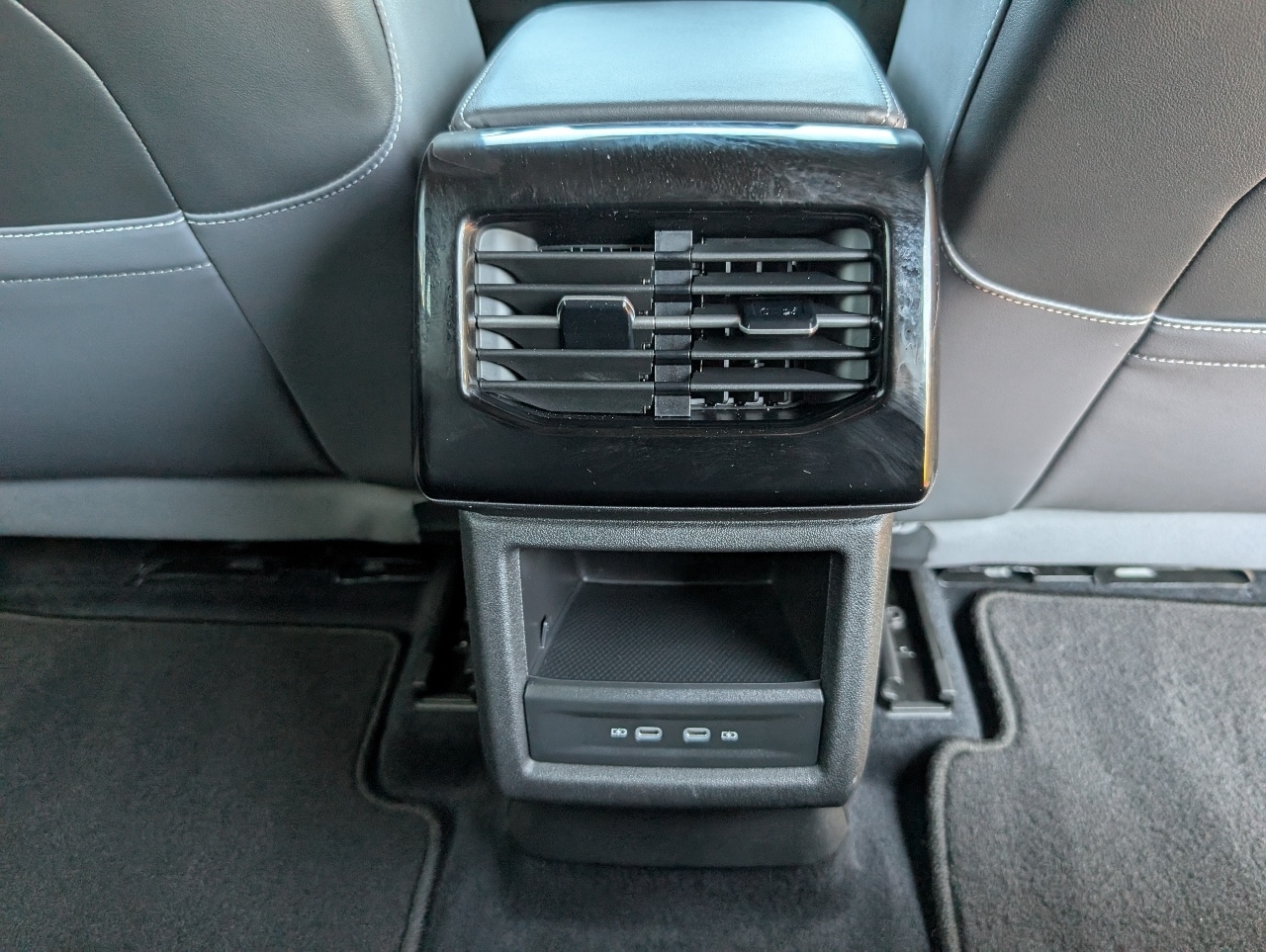 2023 Volkswagen ID.4 Pro photo 9