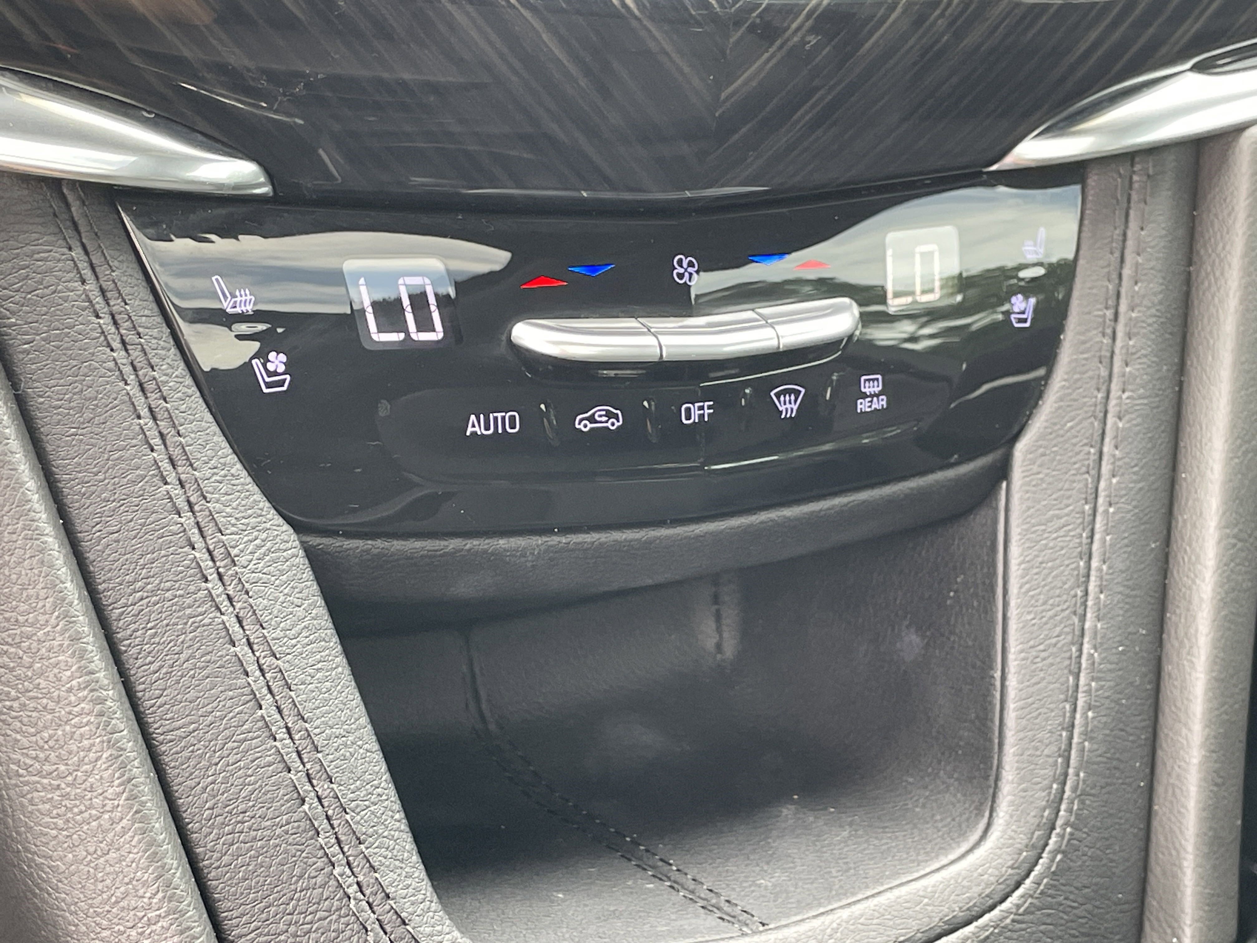 2023 Cadillac XT6 Premium Luxury photo 16