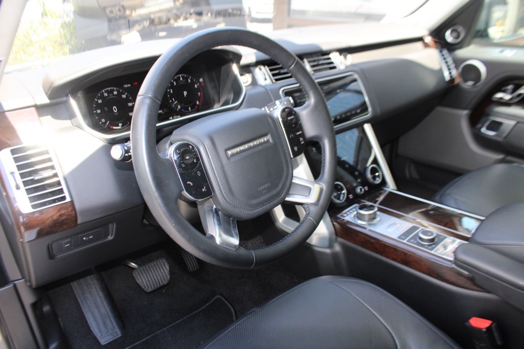 2020 Land Rover Range Rover HSE photo 4