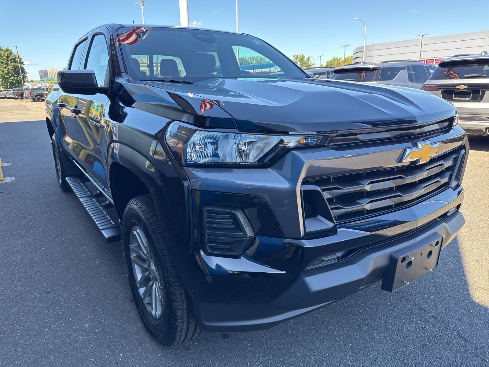 2026 Chevrolet Colorado LT photo 2