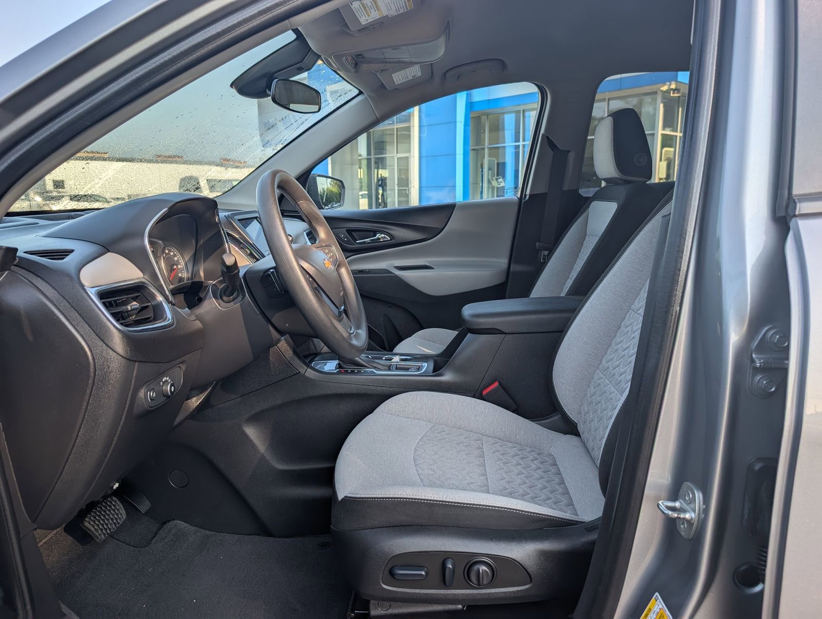 2024 Chevrolet Equinox LS photo 10