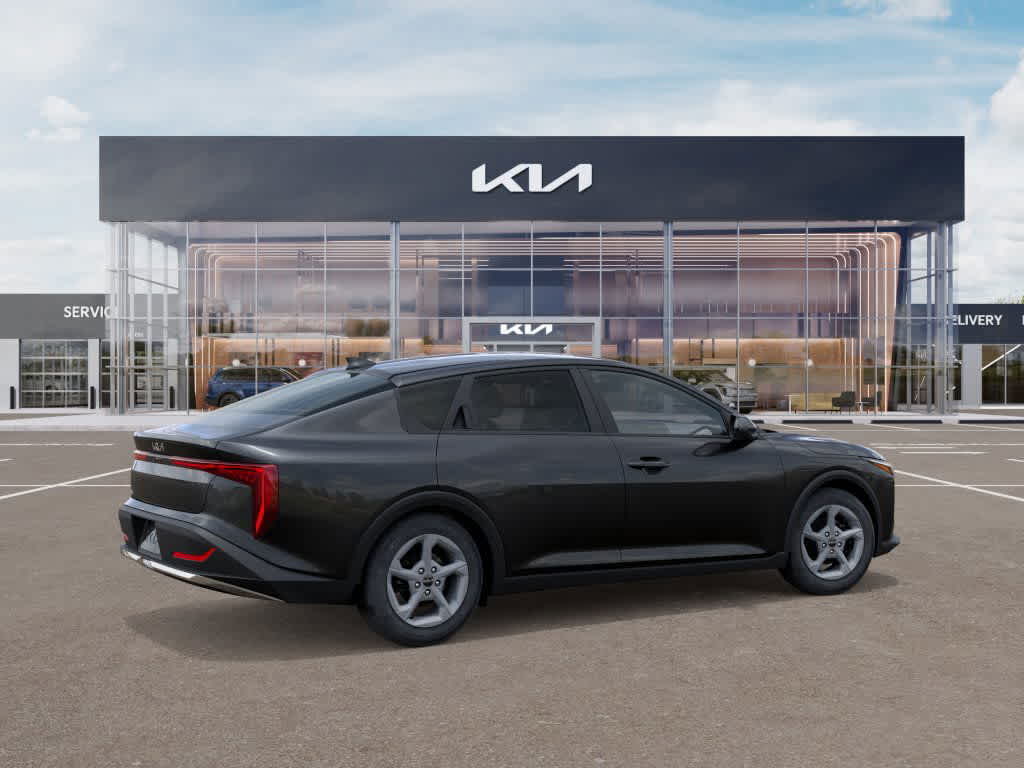 2025 Kia K4 LXS photo 5