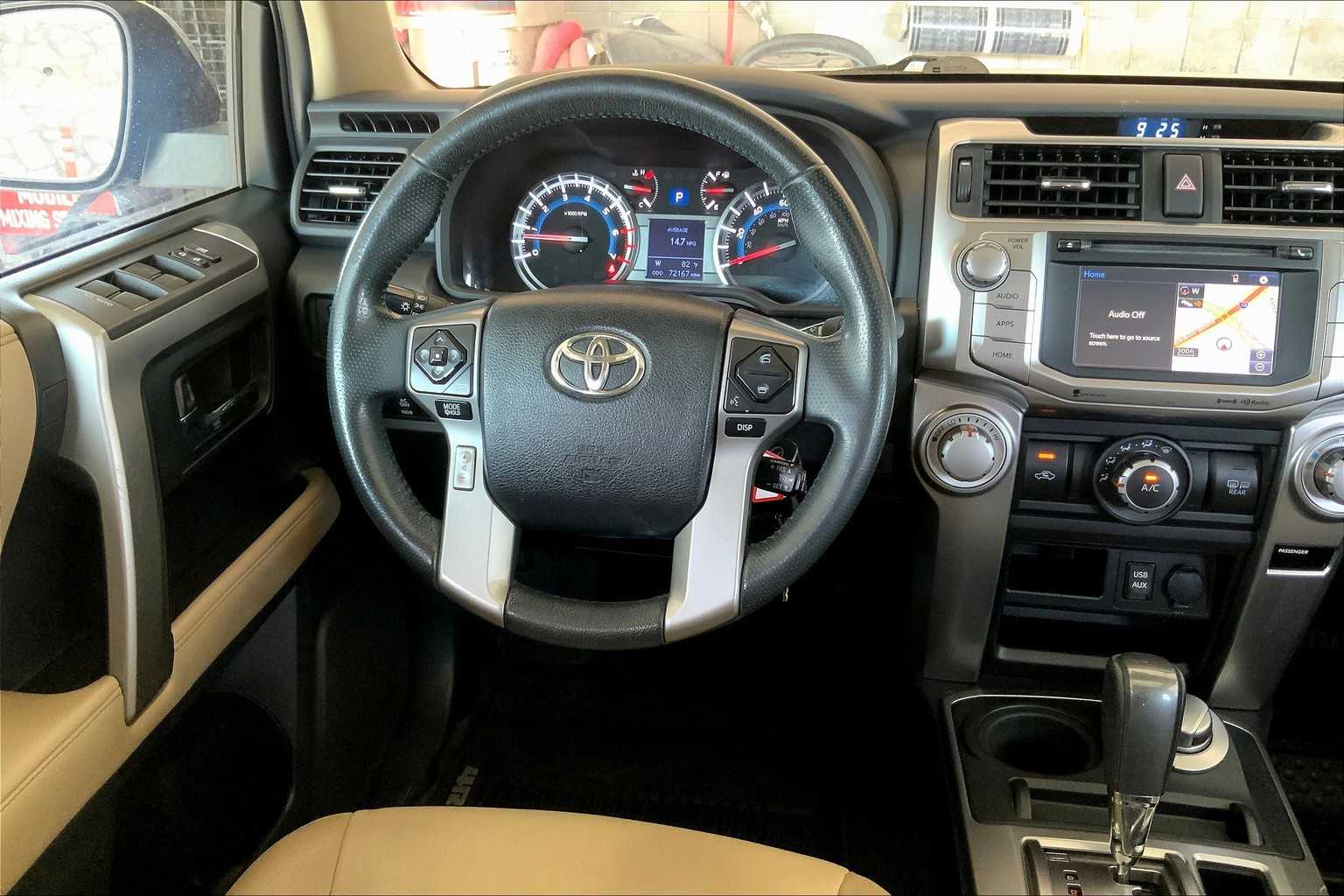 2018 Toyota 4Runner SR5 Premium photo 2