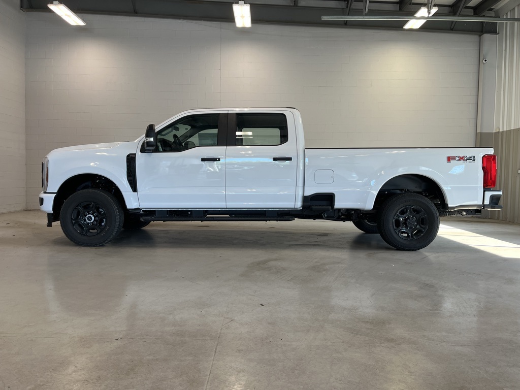 2026 Ford F-350 XL photo 2