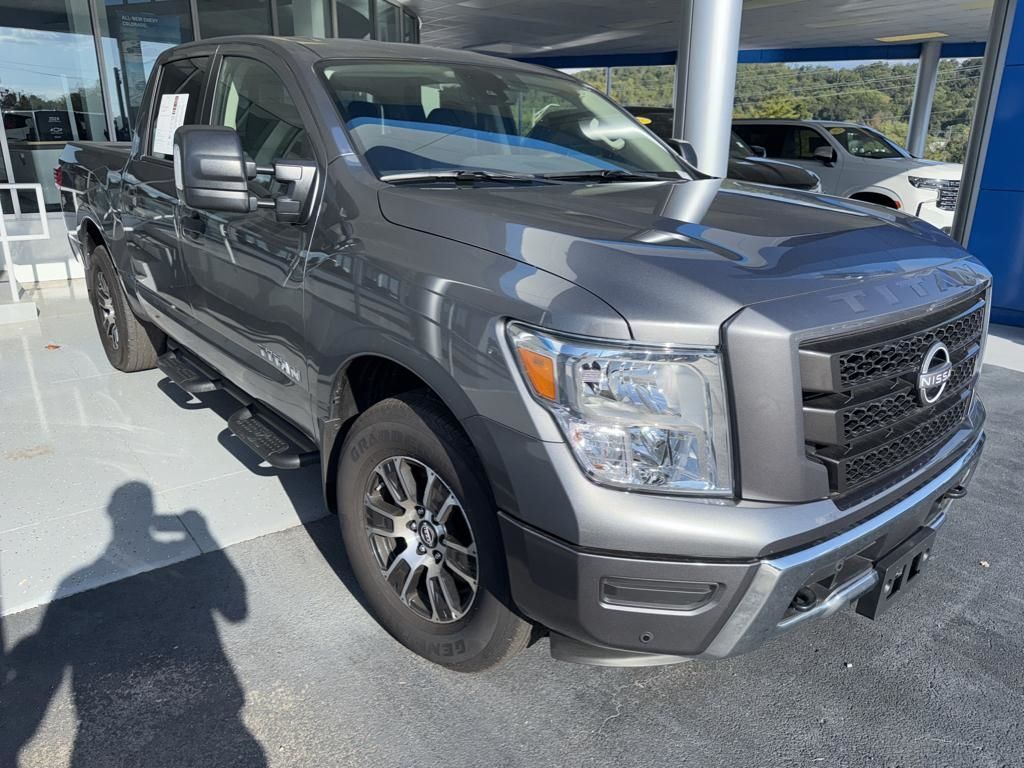 2024 Nissan Titan SV photo 4