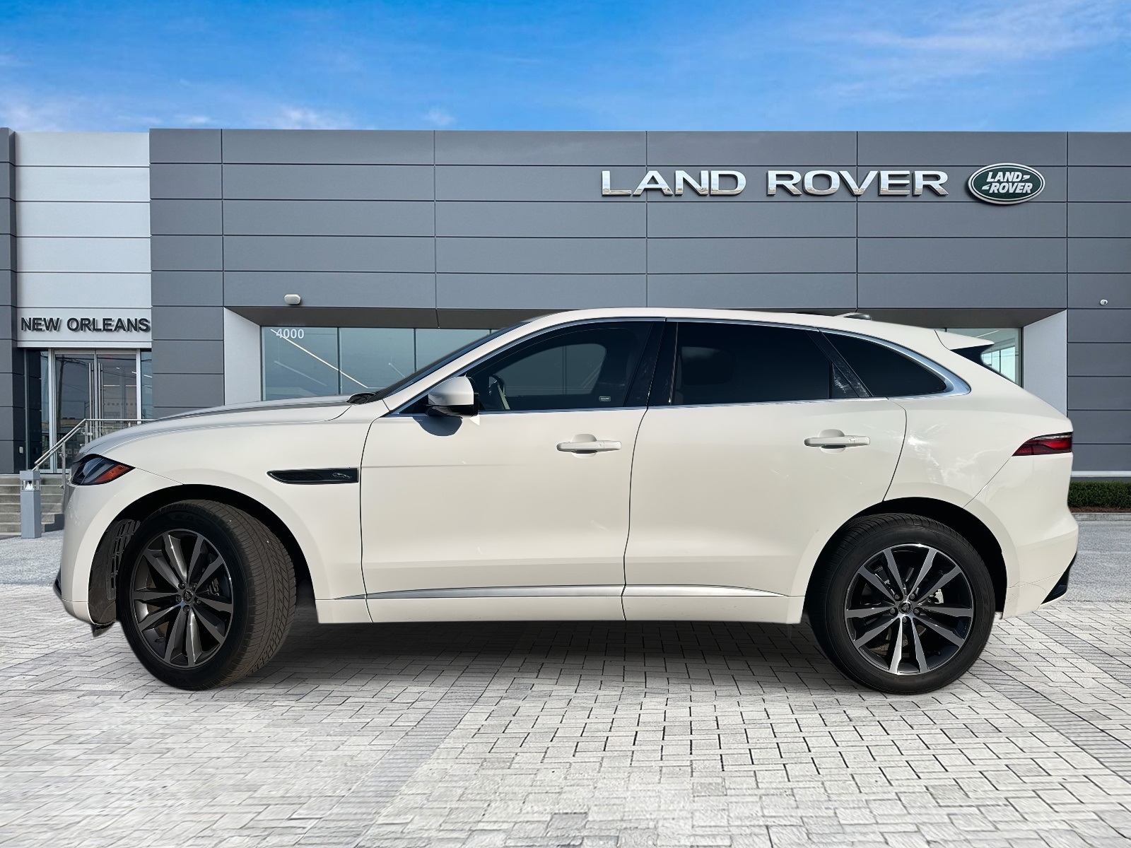 2025 Jaguar F-PACE P250 R-Dynamic S photo 2