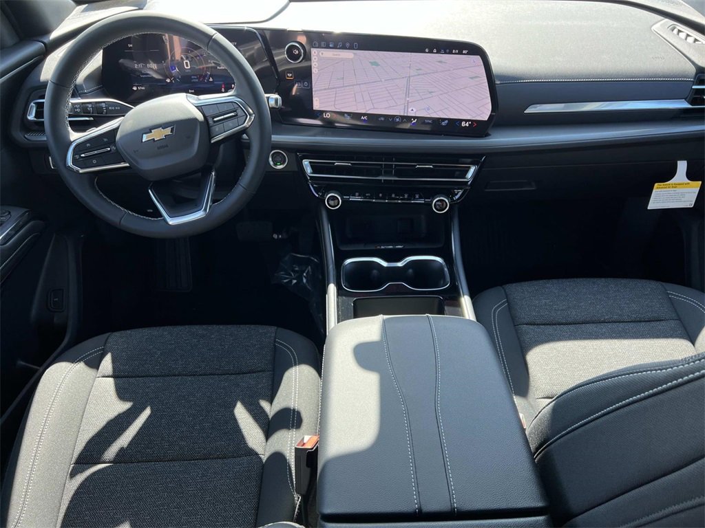 2026 Chevrolet Traverse photo 2