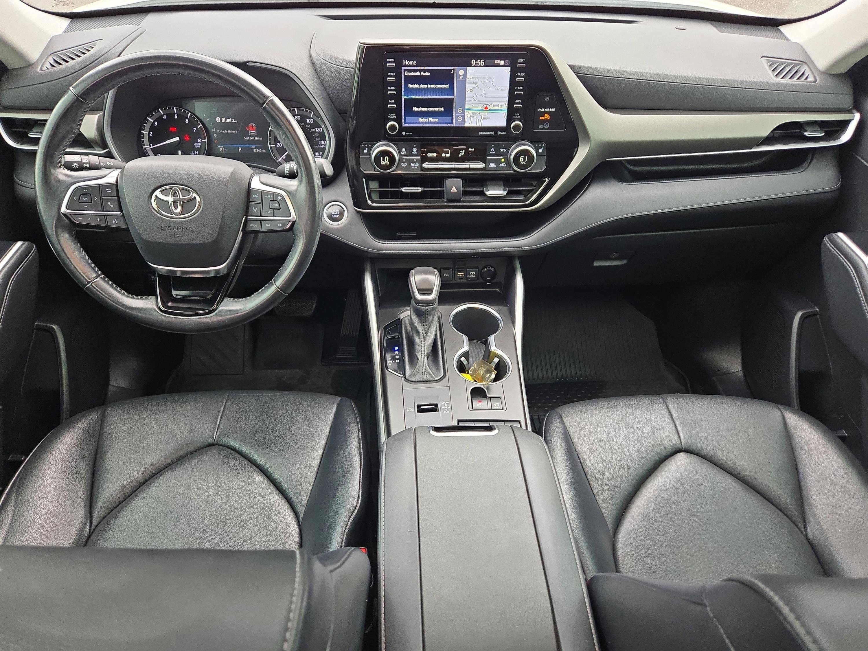 2021 Toyota Highlander XLE photo 17