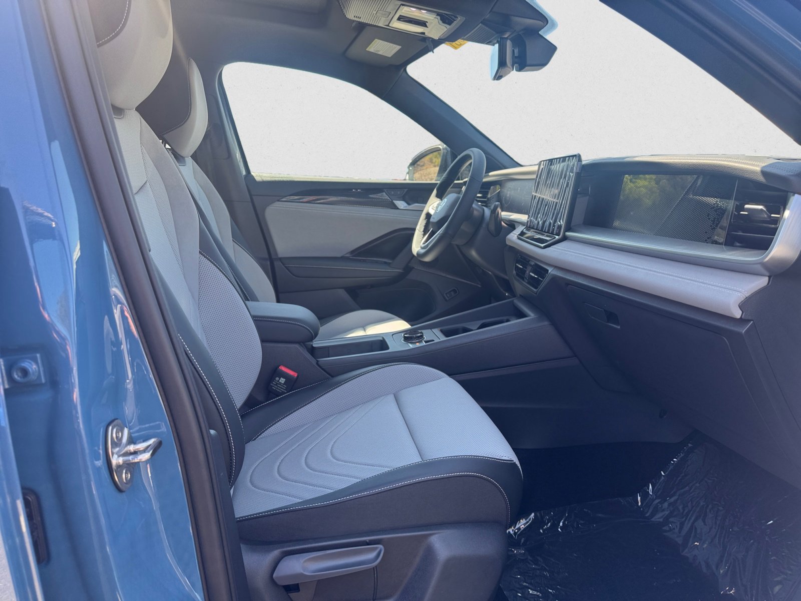 2025 Volkswagen Tiguan SE R-Line Black photo 15