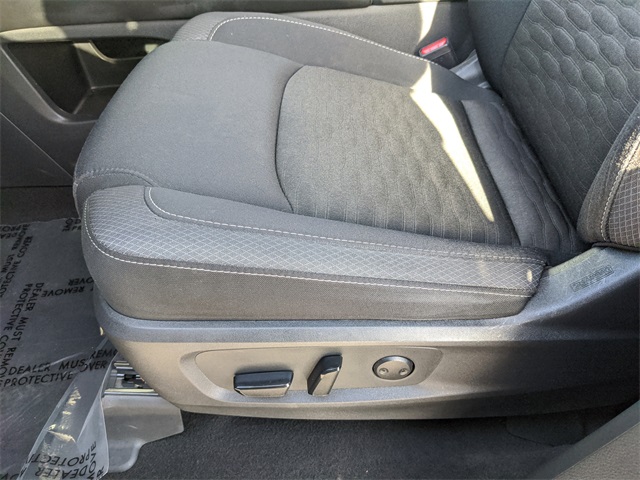 2023 Nissan Pathfinder SV photo 18