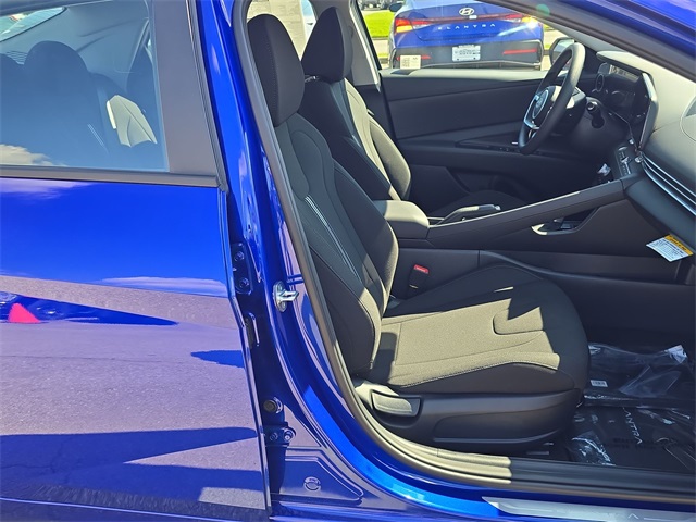 2024 Hyundai Elantra SEL photo 21