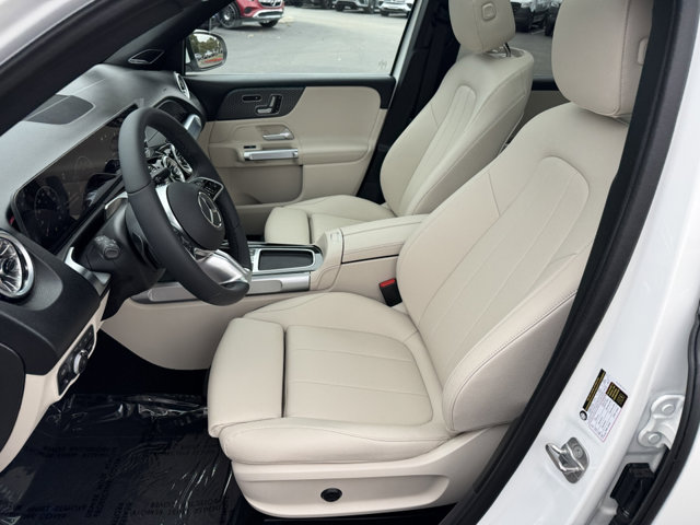 2025 Mercedes Benz GLB 250 photo 2