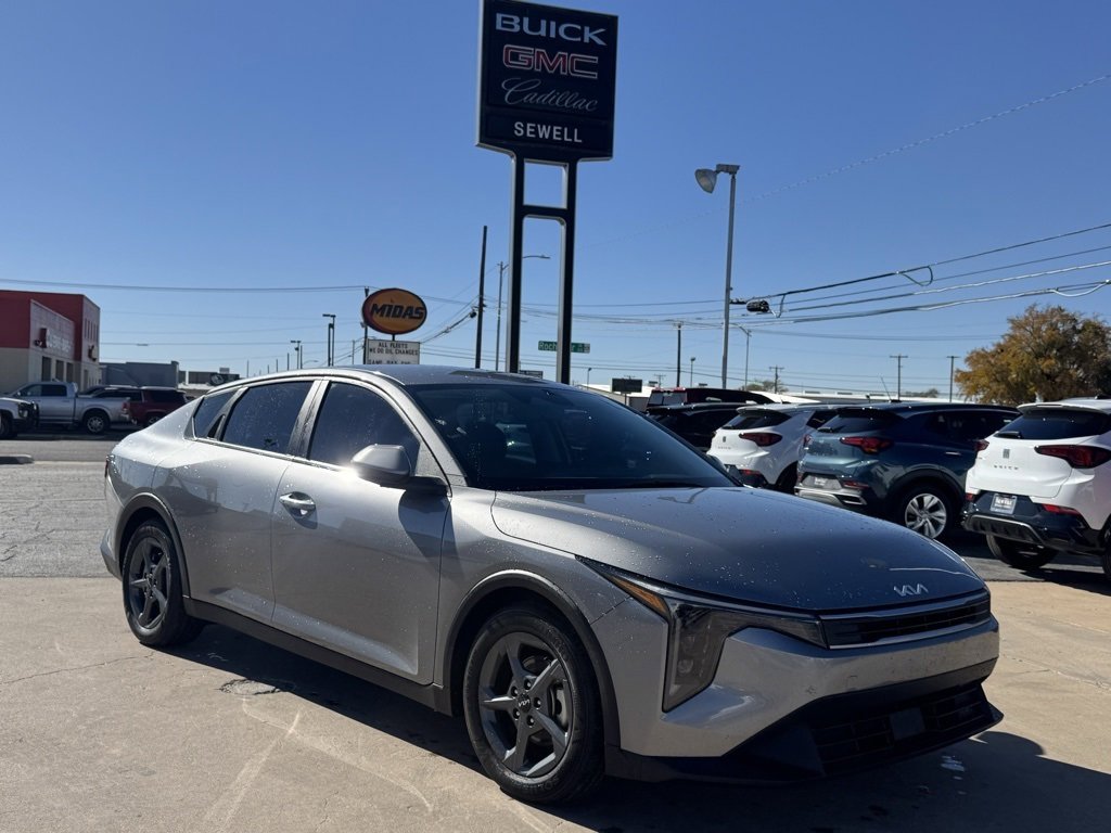 2025 Kia K4 LXS's photo
