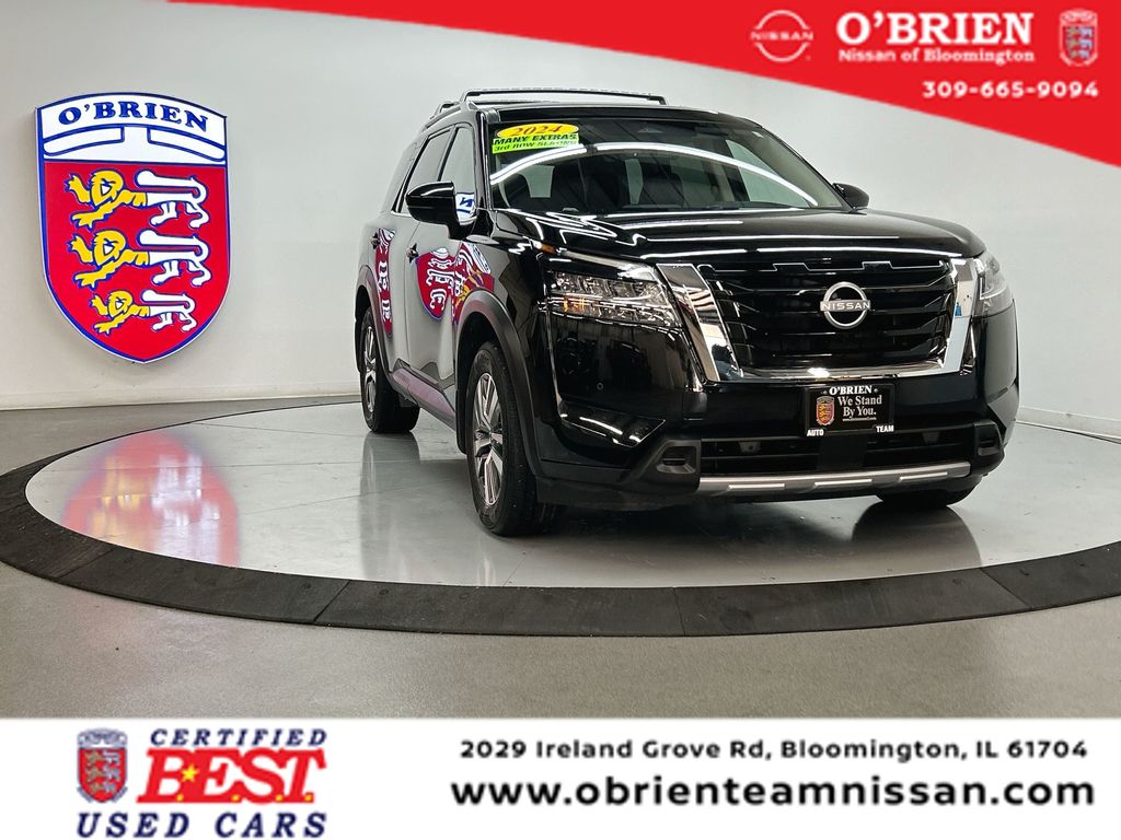 2024 Nissan Pathfinder SL's photo
