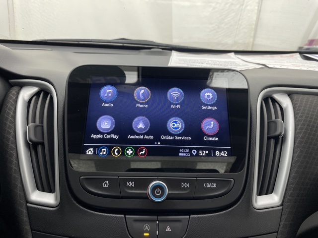 2023 Chevrolet Malibu 1LT photo 2