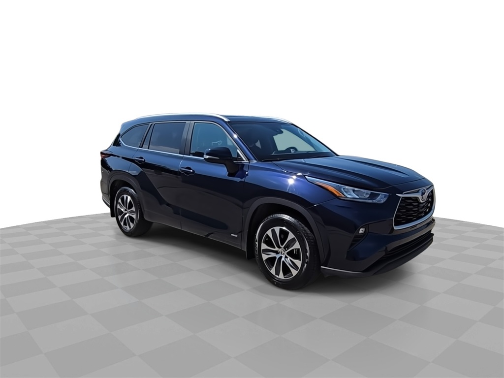 2024 Toyota Highlander Hybrid XLE photo 2