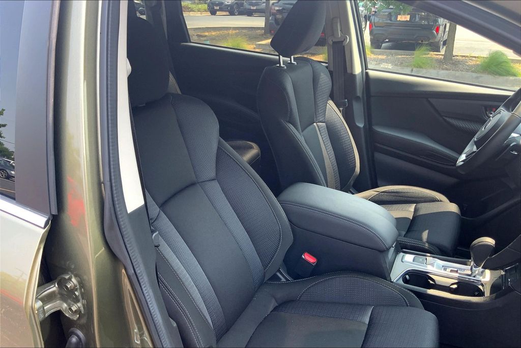 2025 Subaru Ascent Premium photo 4