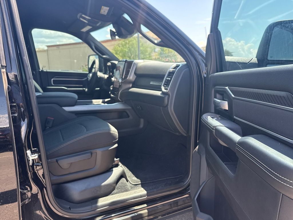 2025 Ram 2500 Big Horn photo 9